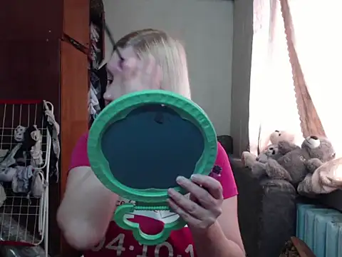 Snapshot of BustyBlond chatting on 03.15.25 BustyBlond online show from 03.15.25