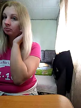Snapshot of BustyBlond chatting on 10.12.25 BustyBlond online show from 10.12.25