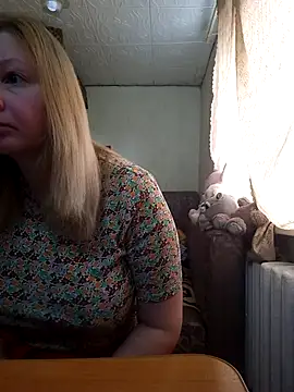 Snapshot of BustyBlond chatting on 04.25.26 BustyBlond online show from 04.25.26