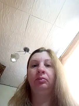 Snapshot of BustyBlond chatting on 04.27.26 BustyBlond online show from 04.27.26