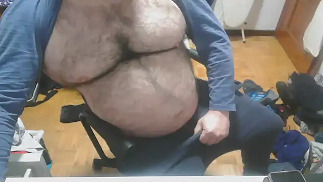 Snapshot of mikeyhotbear chatting on 01.10.25 mikeyhotbear online show from 01.10.25