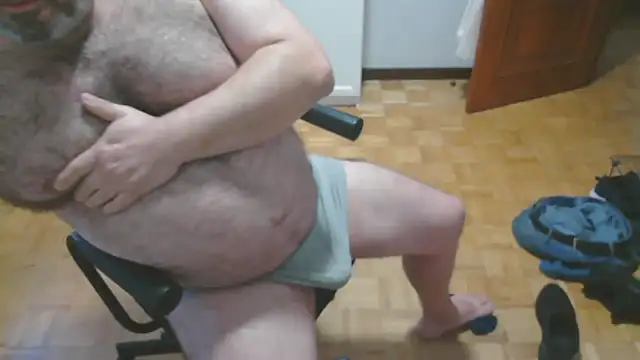 Snapshot of mikeyhotbear chatting on 10.30.25 mikeyhotbear online show from 10.30.25