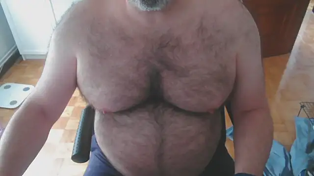 mikeyhotbear online show from 05.04.26