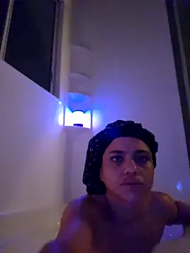 Snapshot of RuggyRackz chatting on 10.23.25 RuggyRackz online show from 10.23.25