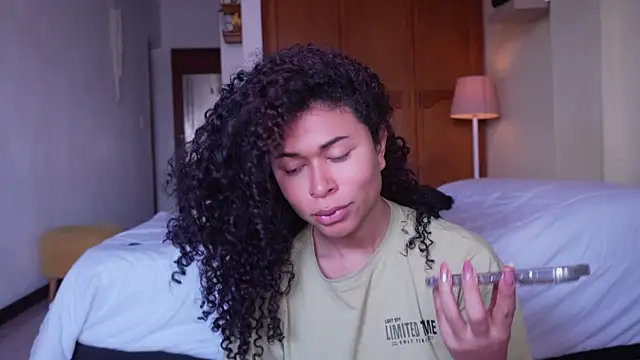 GabriSaenz online show from 04.14.26