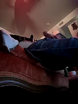 Snapshot of htk1975 chatting on 12.15.25 htk1975 online show from 12.15.25