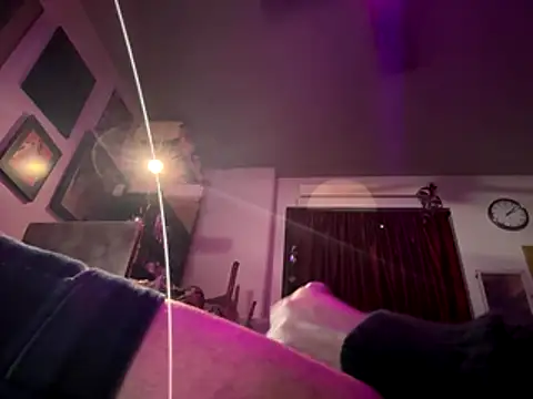 Snapshot of htk1975 chatting on 12.17.25 htk1975 online show from 12.17.25