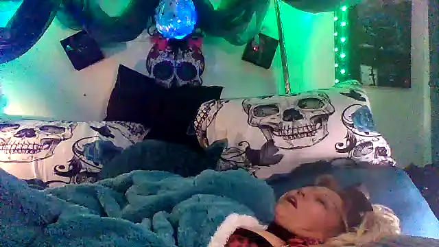 Snazzyteez online show from 03.08.25