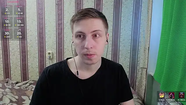 Snapshot of darienlarge chatting on 06.12.26 darienlarge online show from 06.12.26