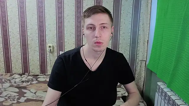 Snapshot of darienlarge chatting on 06.12.26 darienlarge online show from 06.12.26