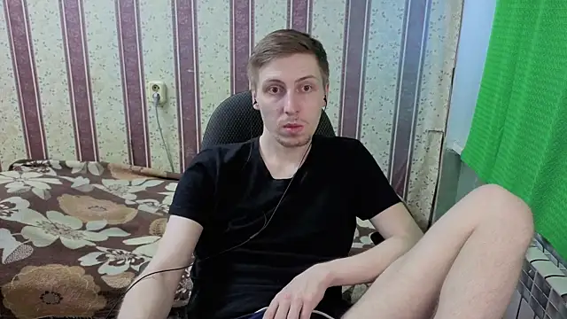 Snapshot of darienlarge chatting on 07.08.26 darienlarge online show from 07.08.26