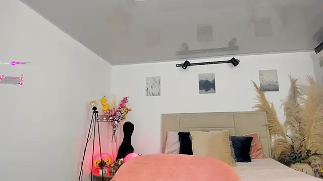 Snapshot of Alexandra_ra chatting on 01.08.25 Alexandra ra online show from 01.08.25