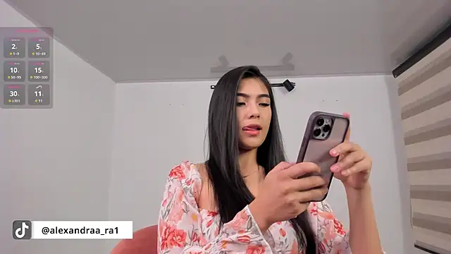 Snapshot of Alexandra_ra chatting on 03.14.25 Alexandra ra online show from 03.14.25