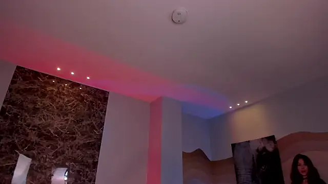 ErikaBenz  online show from 09.23.25