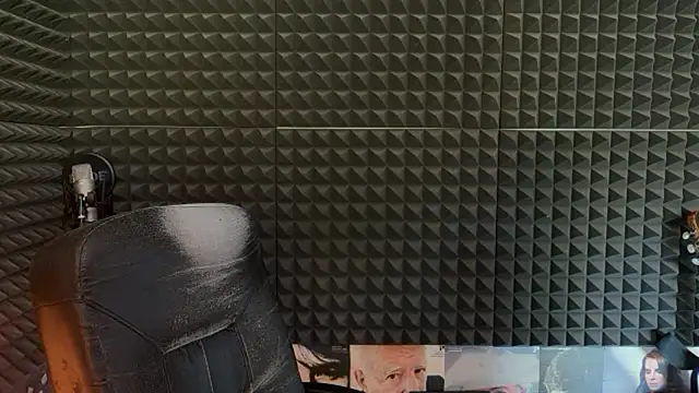 Snapshot of Noitelivre chatting on 04.04.26 Noitelivre online show from 04.04.26