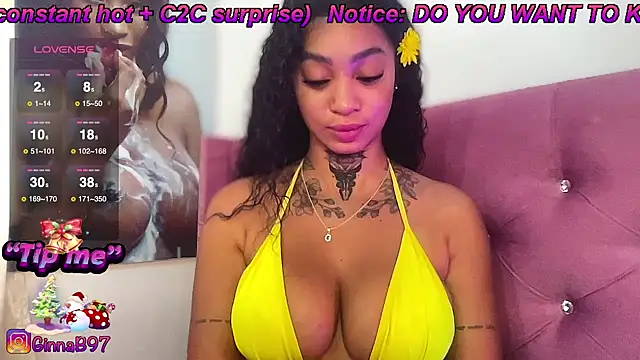 Snapshot of GinnaBolton chatting on 01.03.25 GinnaBolton online show from 01.03.25