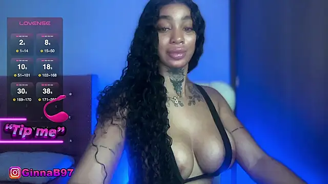 Snapshot of GinnaBolton chatting on 09.28.25 GinnaBolton online show from 09.28.25