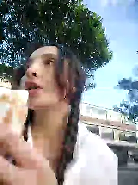 Snapshot of _Laary chatting on 12.10.24  Laary online show from 12.10.24