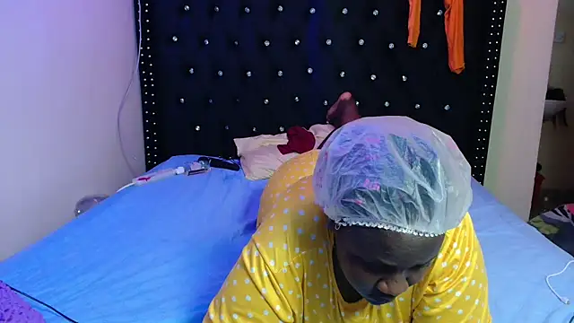 Toomuchbooty33 online show from 11.08.25