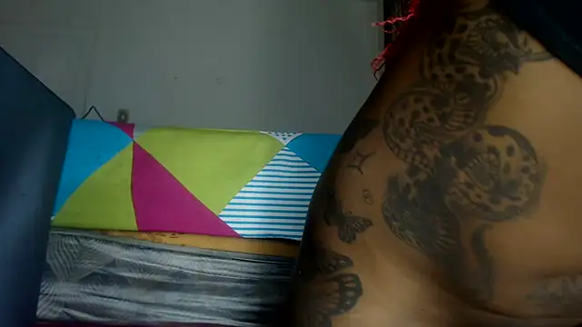 Snapshot of Devill_x chatting on 11.18.25 Devill x online show from 11.18.25