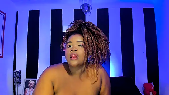 Snapshot of YeminaLeman chatting on 03.14.25 YeminaLeman online show from 03.14.25