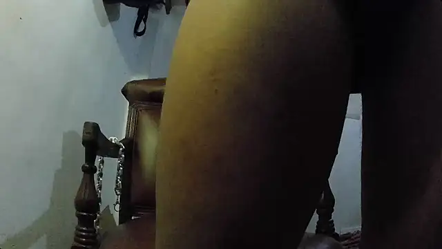 Snapshot of crazylatinguyy chatting on 11.16.25 crazylatinguyy online show from 11.16.25