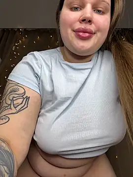 Snapshot of perfect_sweety_girl chatting on 02.15.26 perfect sweety girl online show from 02.15.26