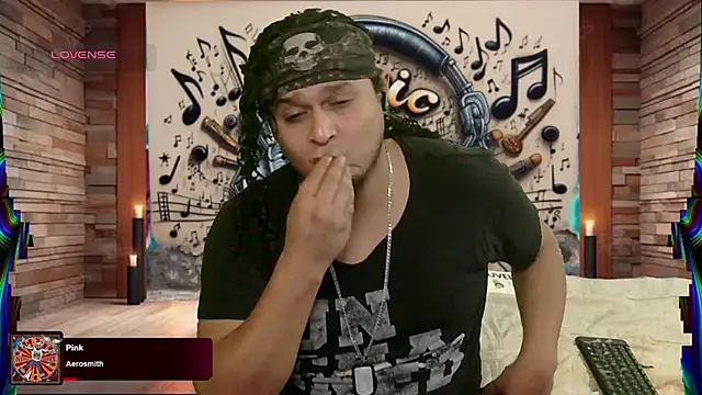 chino roz online show from 03.11.25