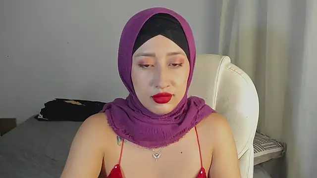 adila anich online show from 03.18.25