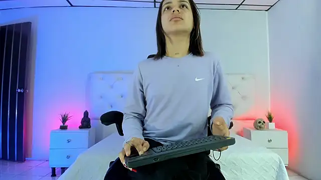 Aron cruz online show from 10.18.25