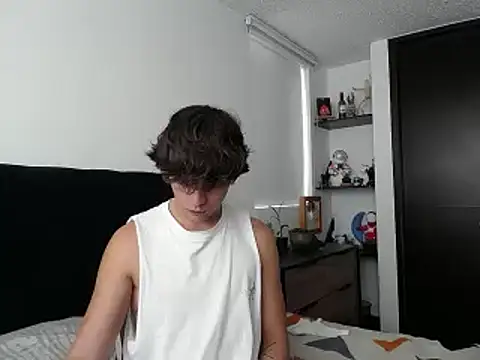 Santiago kiler online show from 02.22.25