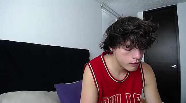 Santiago kiler online show from 02.27.25