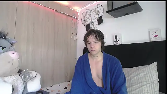 Santiago kiler online show from 04.14.26