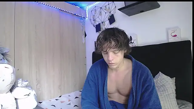 Santiago kiler online show from 04.21.26