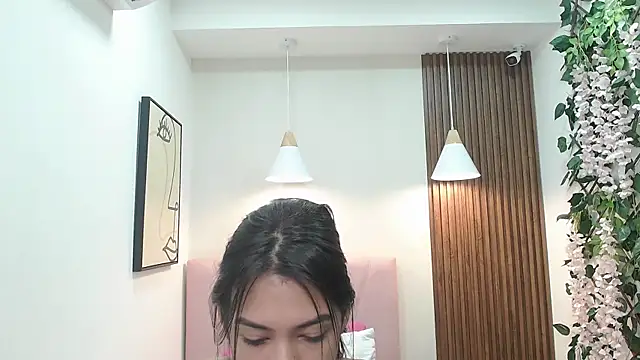 Snapshot of Sassy--Girl chatting on 09.27.25 Sassy--Girl online show from 09.27.25