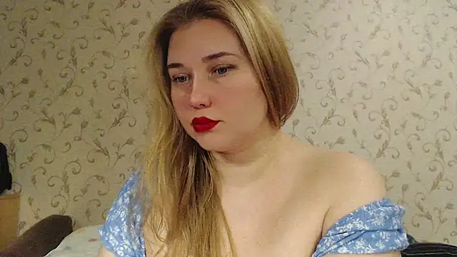 Snapshot of mmmPinUpGirl chatting on 12.22.24 mmmPinUpGirl online show from 12.22.24
