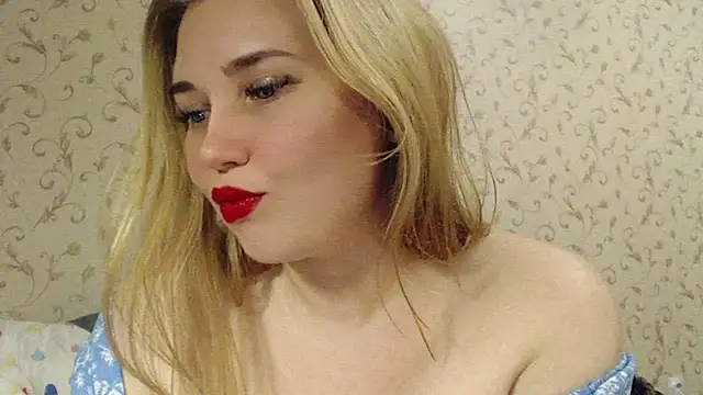 Snapshot of mmmPinUpGirl chatting on 01.11.25 mmmPinUpGirl online show from 01.11.25