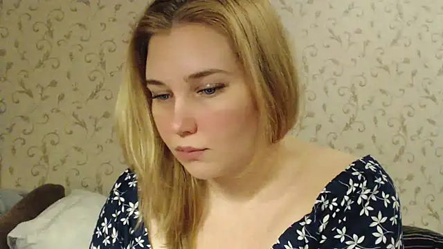 Snapshot of mmmPinUpGirl chatting on 03.13.25 mmmPinUpGirl online show from 03.13.25