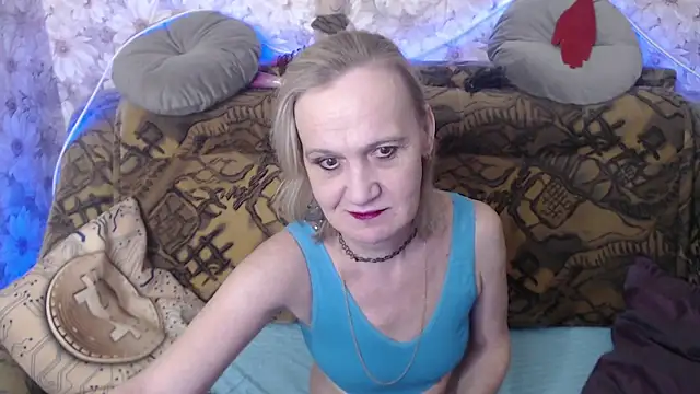 Snapshot of MissBekker chatting on 02.25.25 MissBekker online show from 02.25.25