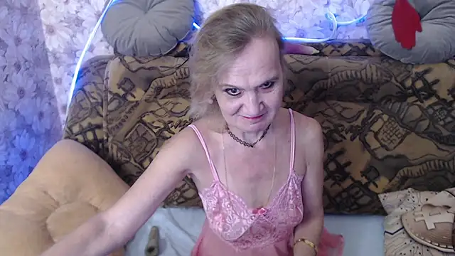 Snapshot of MissBekker chatting on 09.09.25 MissBekker online show from 09.09.25