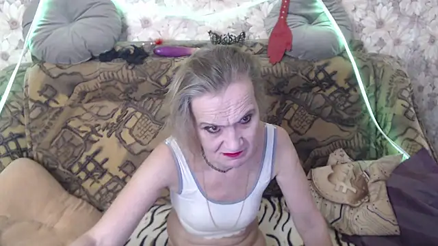 MissBekker online show from 11.05.25