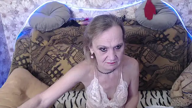 MissBekker online show from 11.17.25