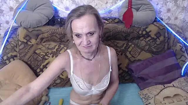 MissBekker online show from 12.17.25