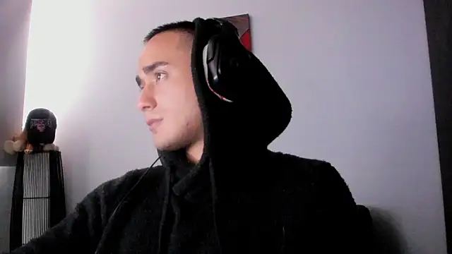 Snapshot of AlexRivera6 chatting on 12.19.24 AlexRivera6 online show from 12.19.24