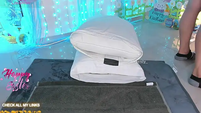 ohyesly  online show from 04.03.26