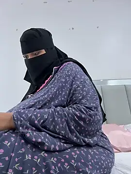 Snapshot of Submissive_Arab chatting on 12.01.24 Submissive Arab online show from 12.01.24