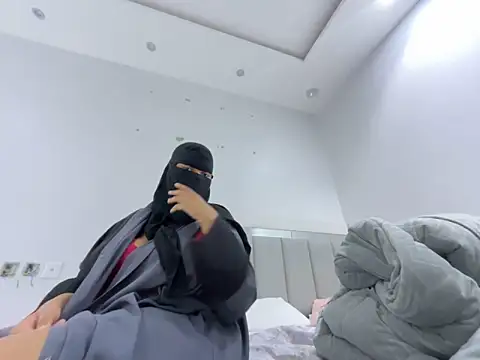 Snapshot of Submissive_Arab chatting on 12.27.24 Submissive Arab online show from 12.27.24