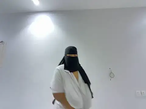 Snapshot of Submissive_Arab chatting on 02.08.25 Submissive Arab online show from 02.08.25