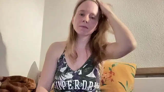 Snapshot of SweetLucy96 chatting on 03.11.25 SweetLucy96 online show from 03.11.25