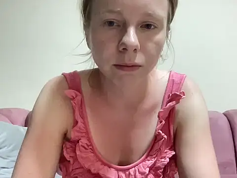 Snapshot of SweetLucy96 chatting on 09.13.25 SweetLucy96 online show from 09.13.25